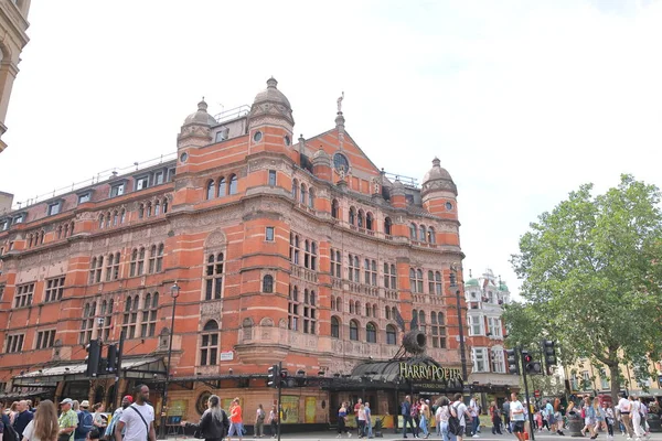 Londres Inglaterra Junio 2019 Personas Identificadas Visitan Teatro Palace London — Foto de Stock