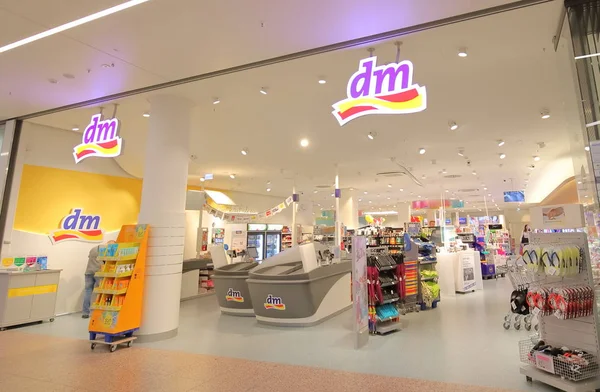 Berlin Almanya - 11 Haziran 2019: dm drogerie markt store Berlin Almanya