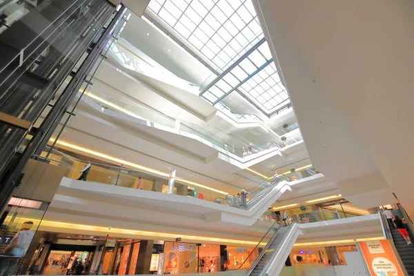 Berlín Alemania Junio 2019 Personas Identificadas Visitan Centro Comercial Boulevard — Foto de Stock