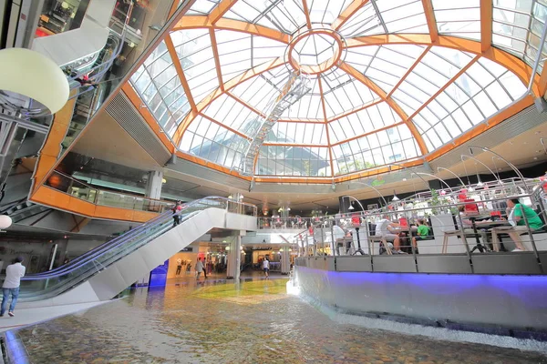 Berlin Deutschland Juni 2019 Unbekannte Besuchen Europa Center Shopping Mall — Stockfoto