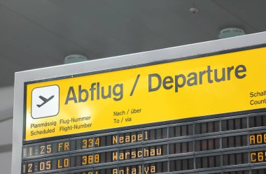 Berlin Almanya - 12 Haziran 2019: Tegel havaalanı Berlin Almanya uçuş kalkış programı