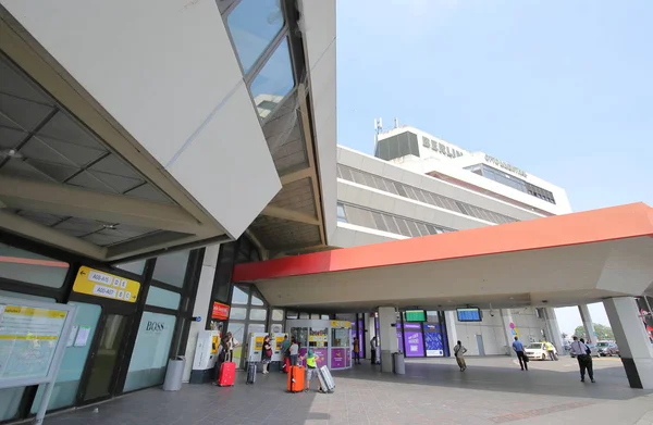 Berlín Alemania Junio 2019 Personas Identificadas Viajan Aeropuerto Tegel Berlín — Foto de Stock