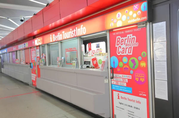 Berlijn Duitsland Juni 2019 Berlijn Tegel Luchthaven Toeristische Informatie Kantoor — Stockfoto