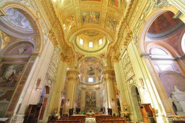 Sant Andrea della Valle kilise Roma İtalya