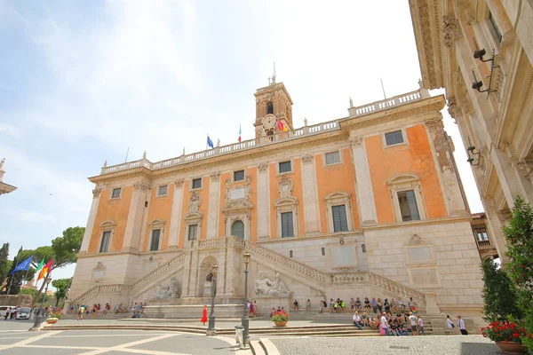 Rzym Włochy Czerwca 2019 Niezidentyfikowanych Ludzi Odwiedzić Ratusz Urząd Rządowy — Zdjęcie stockowe