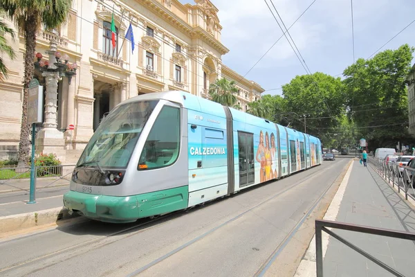 Rom Italien Juni 2019 Strassenbahnfahrt Durch Die Innenstadt Rom Italien — Stockfoto