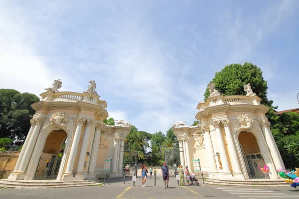 Rzym Włochy Czerwca 2019 Niezidentyfikowanych Ludzi Odwiedzić Zoo Park Borghese — Zdjęcie stockowe