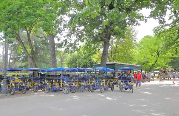 Rome Italy June 2019 Unidentified People Rent Bicycle Borghese Park — Stock Photo, Image