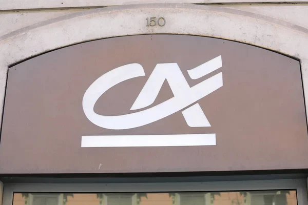 Rom italien - 16. juni 2019: credit agricole bank spanien — Stockbild Rom Italien Juni 2019 Credit Agricole Bank Spanien — Stockfoto