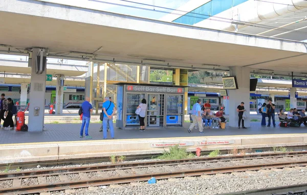 Roma Italia Giugno 2019 Persone Non Identificate Viaggiano Alla Stazione — Foto Stock
