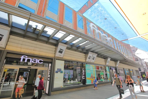 Madrid Spanien Maj 2019 Oidentifierade Människor Besöker Fnac Köpcentrum Calle — Stockfoto