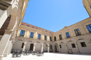 Segovia Spain - 29 Mayıs 2019: Piskoposluk Sarayı Diocesan müzesi eski bina Segovia İspanya