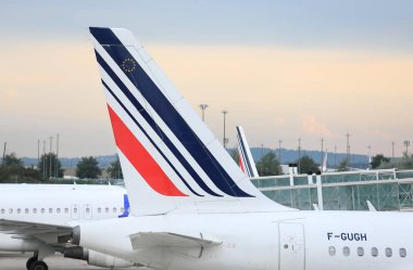 Paris Fransa - 19 Haziran 2019: Air France havayolu- Charles de Gaulle Airport Paris France
