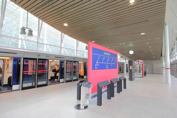 Paris France Juin 2019 Des Personnes Non Identifiées Voyagent Train — Photo