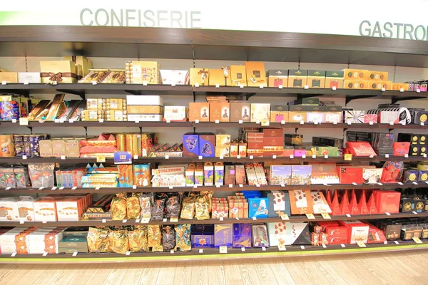 Paris France Junho 2019 Caixa Chocolate Vendida Aeroporto Charles Gaulle — Fotografia de Stock