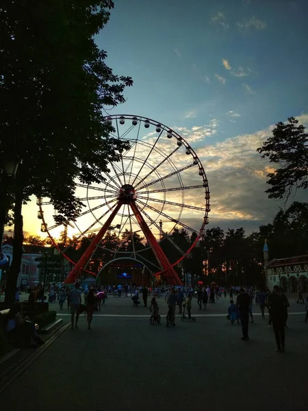 Der Blick Auf Das Riesenrad Der Stadt Charkiw Abend — Stockfoto