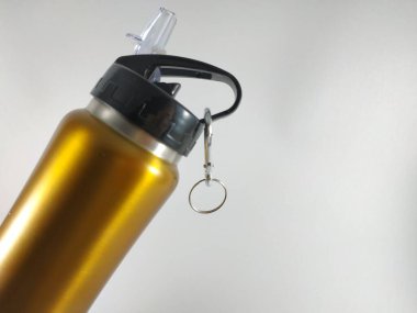 Suyu soğuk tutan termos.