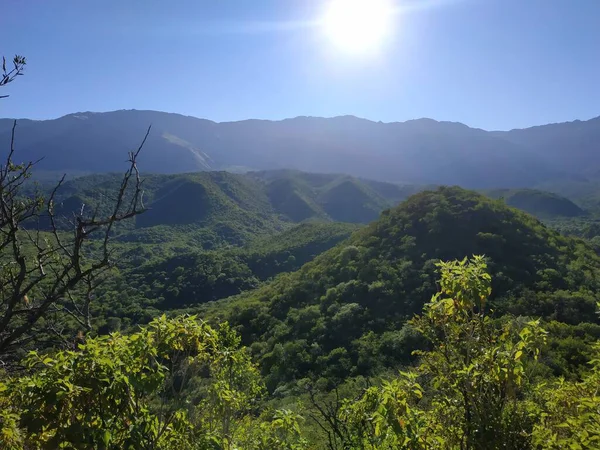 Cordoba Arjantin 'deki dağların güzel manzarası
