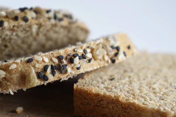 Vooraanzicht Van Een Gesneden Zelfgemaakt Brood — Stockfoto