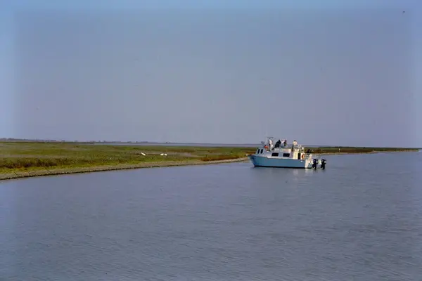 海岸に来る船 — ストック写真