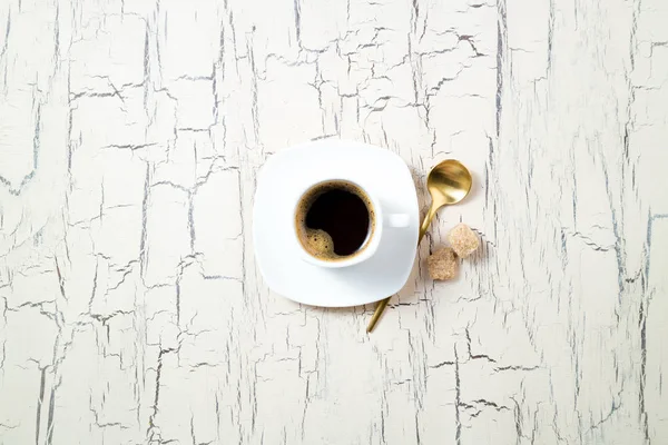 Tazza Cucchiaio Caffè Zucchero Sul Vecchio Tavolo Cucina Vista Dall — Foto Stock