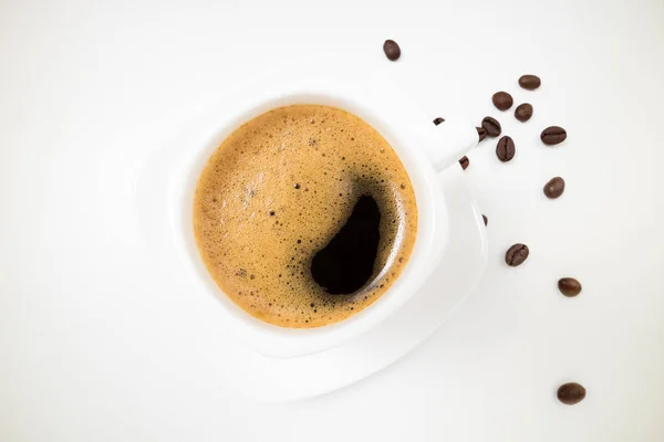 Kaffee Espresso Kaffeetasse Und Kaffeebohnen Auf Weißem Hintergrund Nahaufnahme Frühstück — Stockfoto