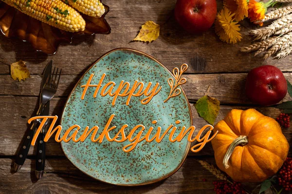 Φθινοπωρινό Τραπέζι Για Την Ημέρα Των Ευχαριστιών Δείπνο Ευχαριστιών Πιάτο — Φωτογραφία Αρχείου