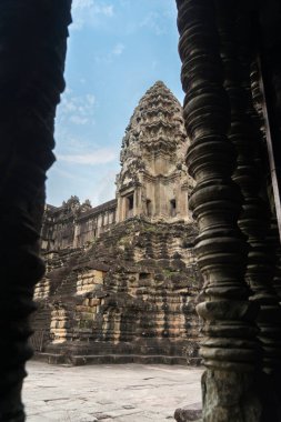 Siem Reap, Kamboçya 'da Angkor Wat' ın içinden güzel bir manzara..