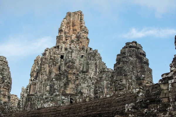 Siem Reap, Kamboçya 'daki Bayon Kalesi' nde Bayon 'un bir mimarisi..