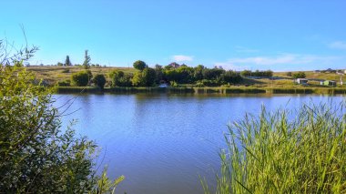 Sakin bir hava. Güzel bir yaz günü. Doğada barbeküyü nasıl bulacaksın?? :)