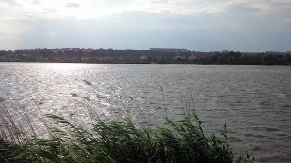 Lake Zhuravlevka Midsummer Soon Thunderstorm Real Summer Downpour Clouds Gathering — Stock Photo, Image