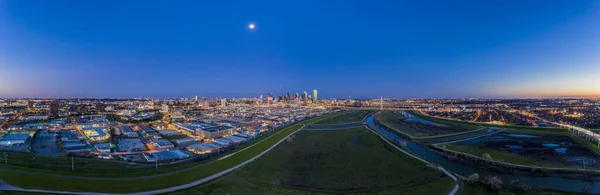 Panoramic Air Drone Picture Dallas Skyline Trammel Crow Park Sunset — стокове фото
