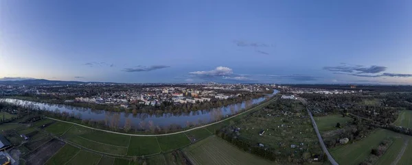 Foto Aerea Panoramica Del Fiume Meno Skyline Francoforte Durante Tramonto — Foto Stock