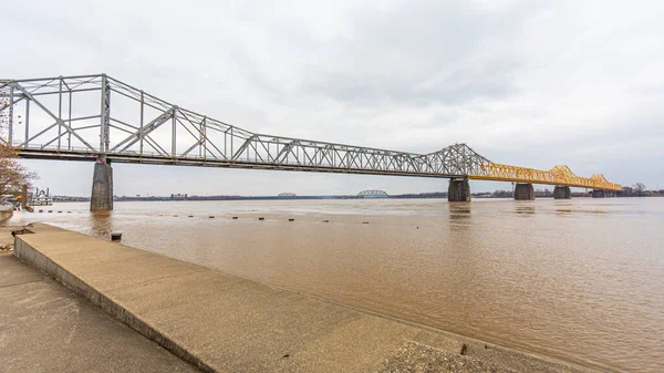 Blick Auf George Rogers Clark Memorial Bridge Und Ohio River — Stockfoto