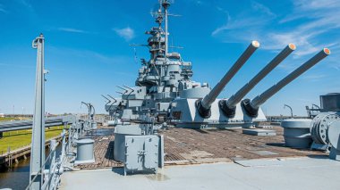 Eski savaş gemisinin fotoğraflarını kapat