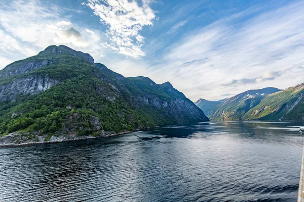 Impresión Crucero Camino Través Del Fiordo Geiranger Noruega Amanecer — Foto de Stock