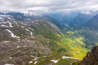 Norveç 'teki Geiranger fiyorduna üst görünüm
