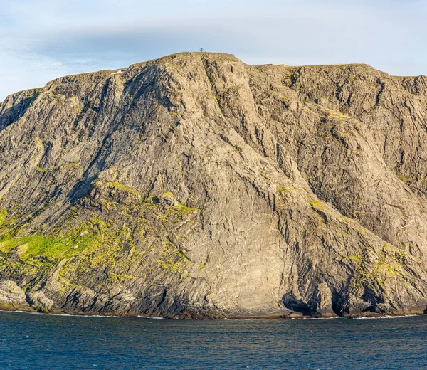 海の景色から北の岬の崖への眺め — ストック写真