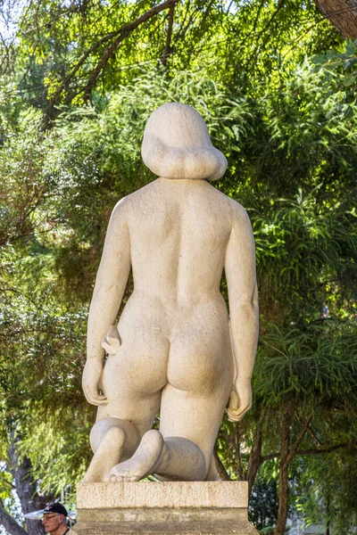 Escultura Mármol Chica Desnuda Tomada Parque Lisboa — Foto de Stock