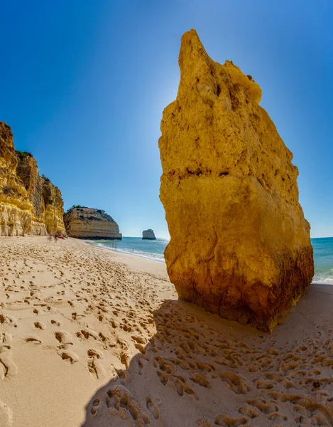 Portekiz 'in Algarve kıyısında panoramik manzara