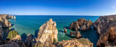 Portekiz 'in Algarve kıyısında panoramik manzara