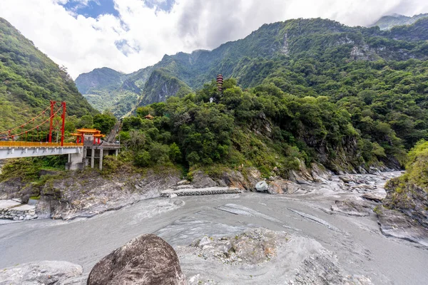 Vista panorámica sobre el área del templo de Xiangde en Taiwán en verano —  Fotos de Stock