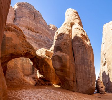 Arches Ulusal Parkı 'ndaki Kum Kum Kuşu Kemeri
