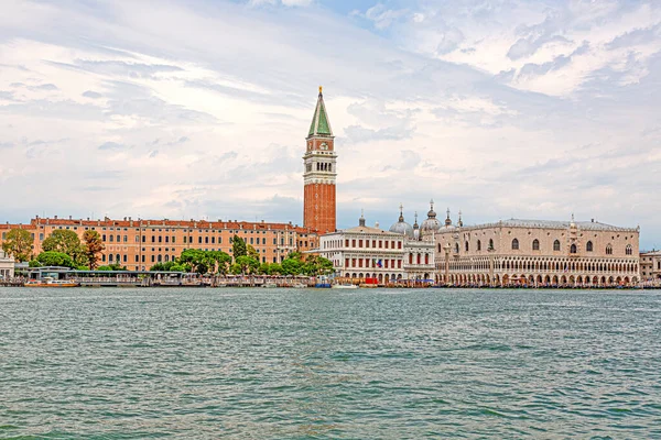 Vista Panorámica Venecia Desde Laguna Con Campanile Palacio Ducal — Foto de Stock