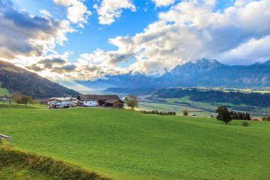 Haziran 2014 'te Weerberg' den Innsbruck 'a kadar Karwendel Dağları ile Inn Vadisi' nin Fotoğrafları