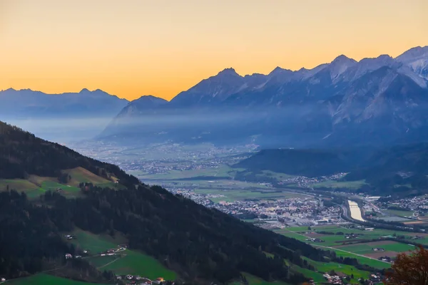 Foto Inn Valley Med Karwendelbergen Från Weerberg Mot Innsbruck Juni — Stockfoto