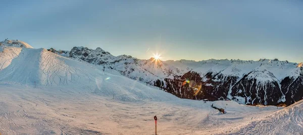 Imagen Panorámica Zona Esquí Montafon Austria Con Cielo Azul Durante —  Fotos de Stock