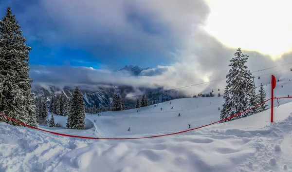 Foto Una Pista Sci Nella Kleinwalsertal Nel Comprensorio Sciistico Kanzelwand — Foto Stock