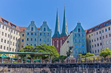 Berlin 'deki Spree Nehri' nden Nikolai Kilisesi 'ne