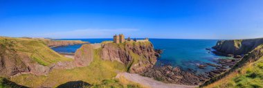 İrlanda 'daki Dunnottar Şatosu